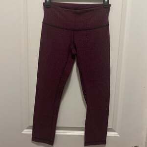 Lululemon Wunder Under Crop High-Rise Leggings in Teeny Tooth Deep Fuchsia Black